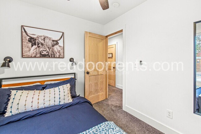 Building Photo - 1619 N Tacoma Ave