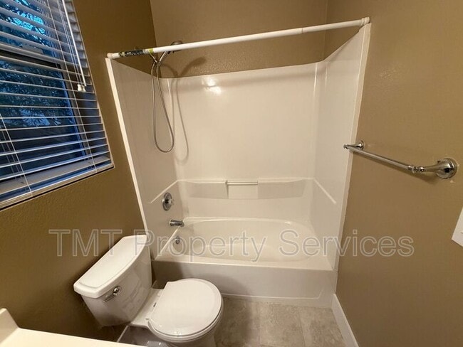 Building Photo - 3424 Babson Dr