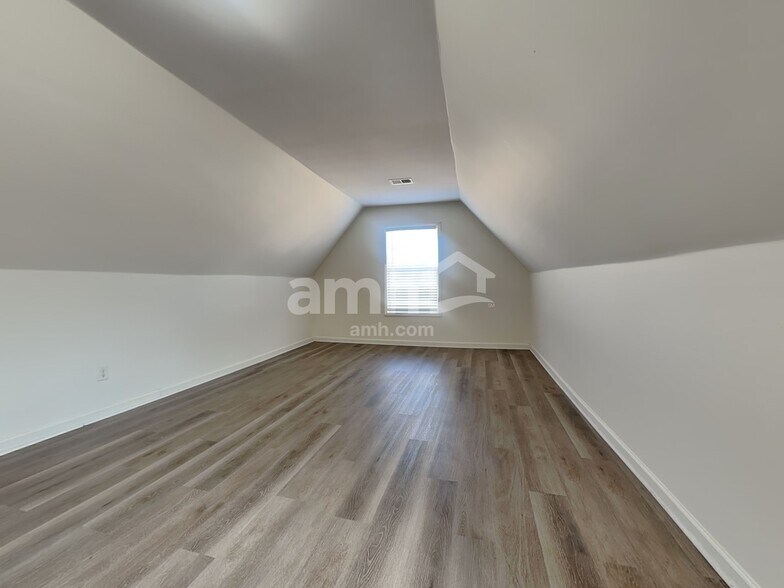 Building Photo - 3145 Amanda Belle