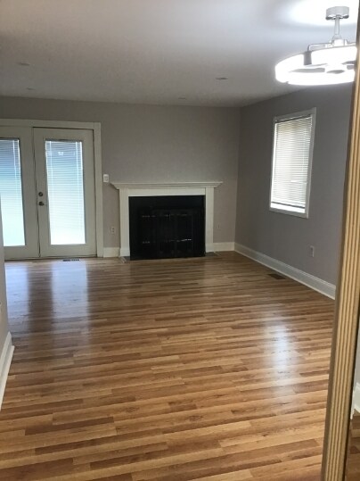 Building Photo - 64 Hawthorne Ct NE