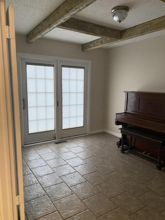 Building Photo - 6932 S Knoxville Ave