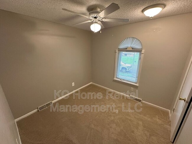Building Photo - 17820 E Greentree Ave