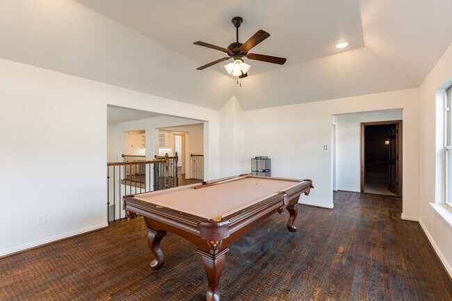 Building Photo - 14 N Player Manor Cir