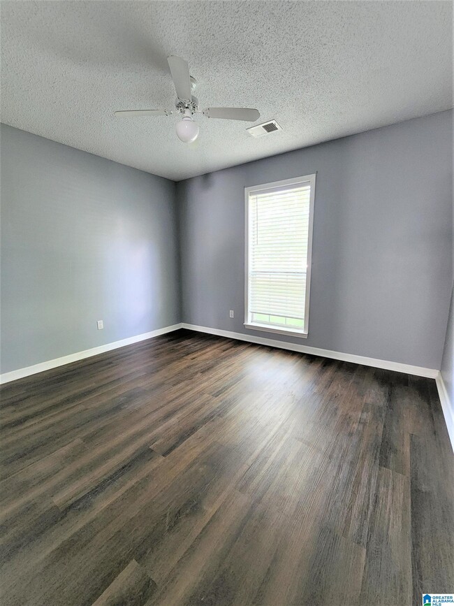 Building Photo - 3013 Bowron Rd