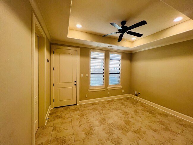 Building Photo - 4310 Floyd St