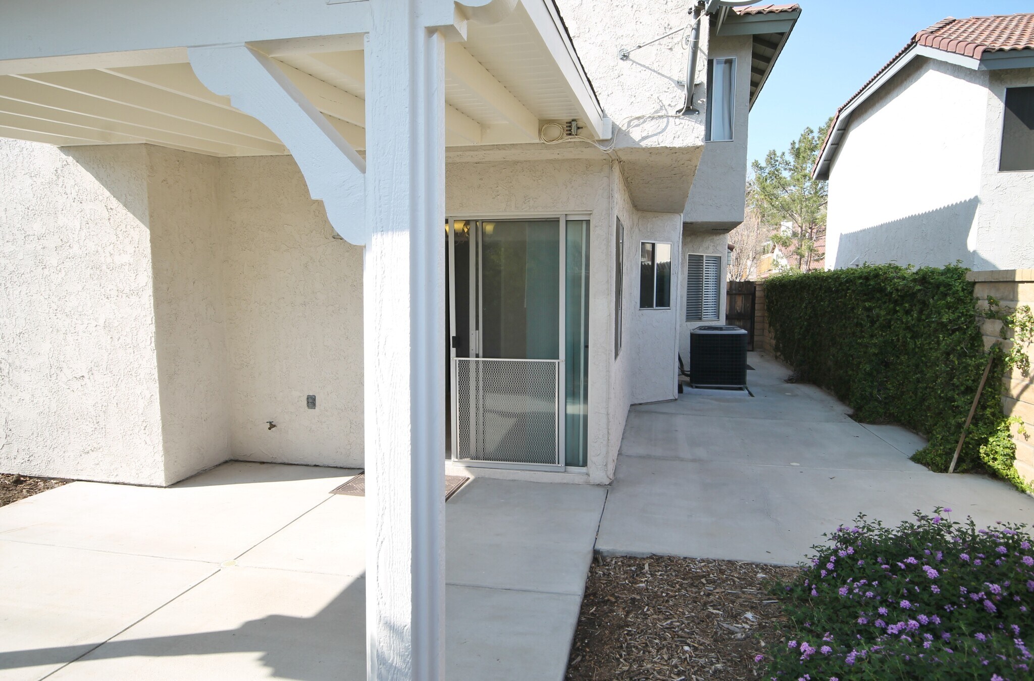 Building Photo - 15916 Rosehaven Ln