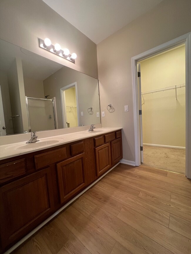 Building Photo - 114 Grand Oaks Dr
