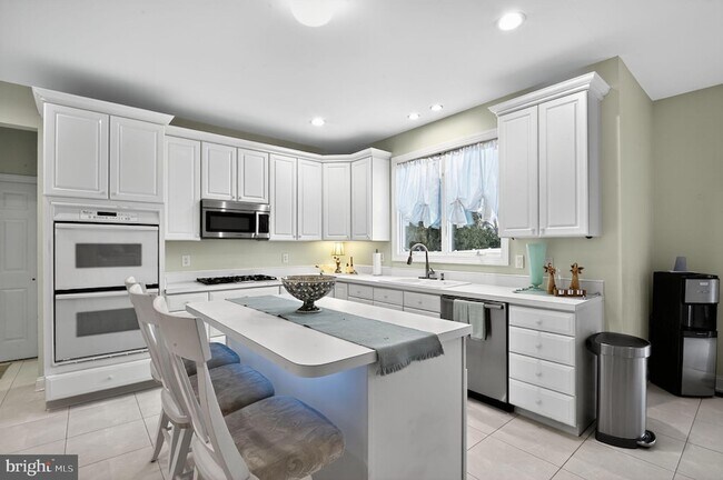 Building Photo - 20 Jasmine Rd