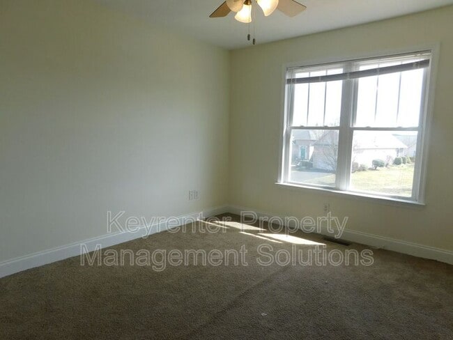 Building Photo - 22 Enchanted View Cir