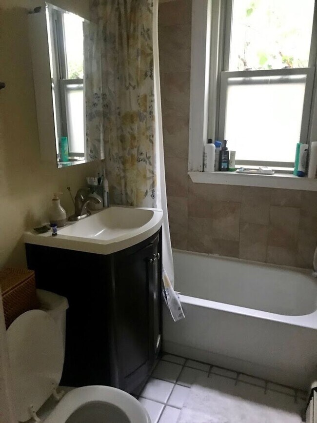 Building Photo - Stunning 1 Bed Right Off the T! Heat/HW In...