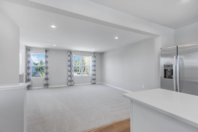 Building Photo - 1011 Chevy Pk Lndg