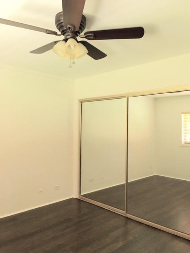 Building Photo - 1 bed, 1bath at Hale Royal, Unfurnished, g...