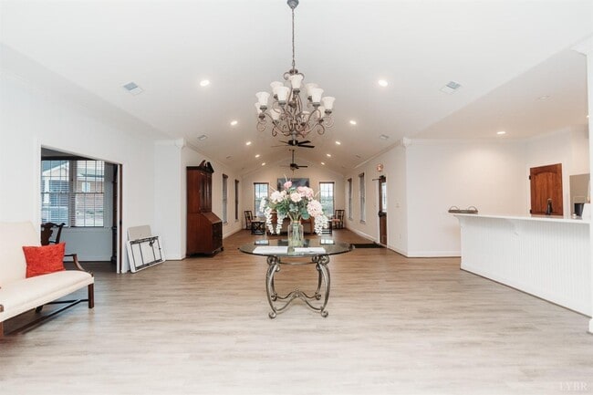 Building Photo - 177 Villa Oak Cir