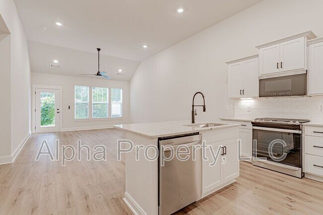 Building Photo - 1554 Shallons Ct