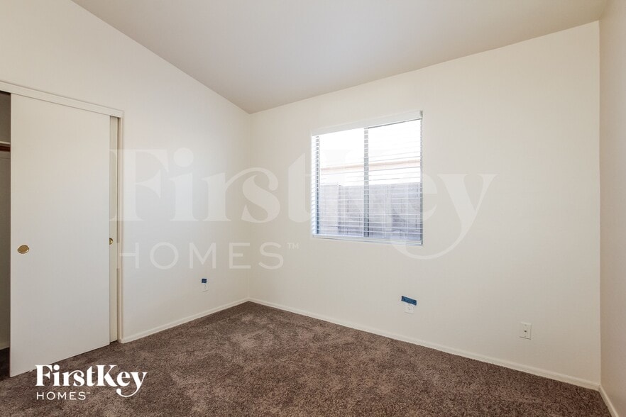 Building Photo - 17750 N White Horse Trail