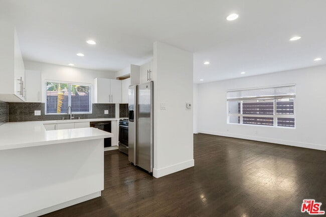 Building Photo - 1055 S Bedford St