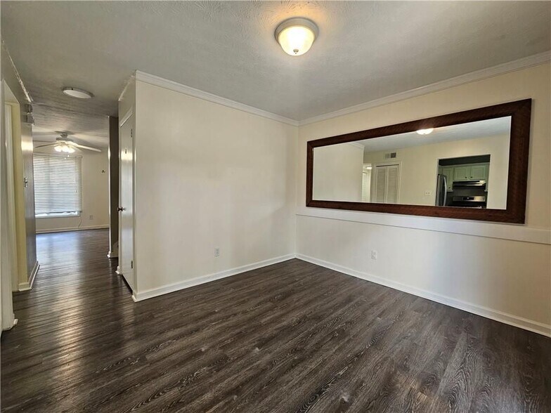 Building Photo - 1192 Ashborough Dr