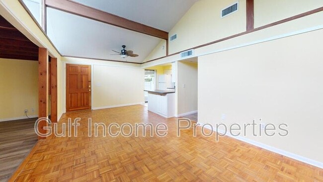 Building Photo - 3202 21st Ave W