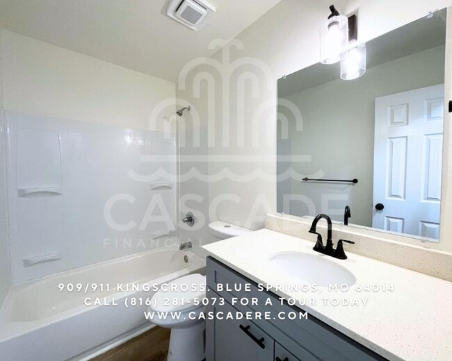 Building Photo - 911 SW Kingscross Rd