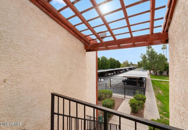 Building Photo - 4211 E Palm Ln