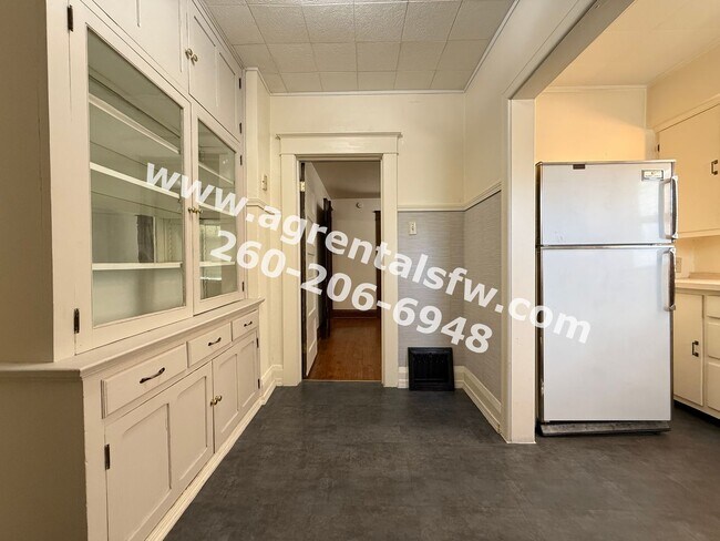Building Photo - 919 Rivermet Ave