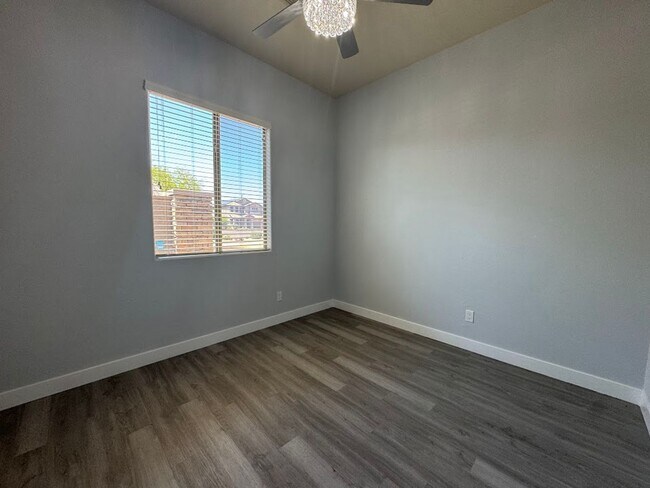Building Photo - BEAUTIFUL 4 BEDROOM 2 BATHROOM HOME IN PHO...