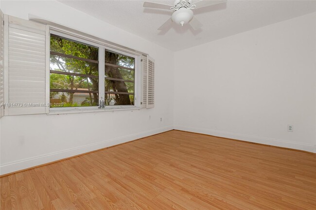 Building Photo - 9022 SW 78th Pl