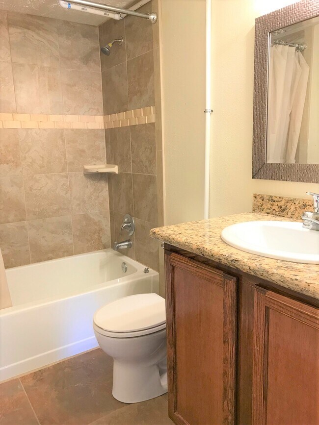 Building Photo - 10555 Turtlewood Ct