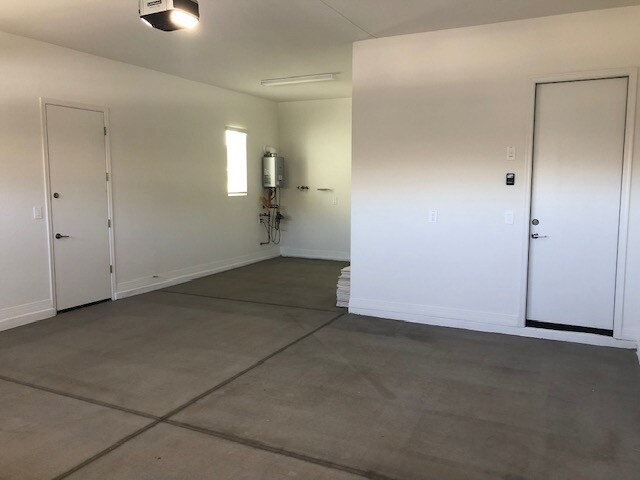 Building Photo - 22718 E Bonanza Way