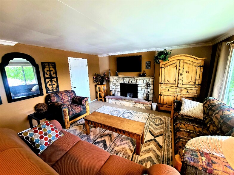 Building Photo - 7000 S 2300 E