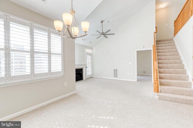 Building Photo - 400 Symphony Cir