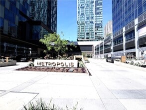 Building Photo - 889 Francisco St