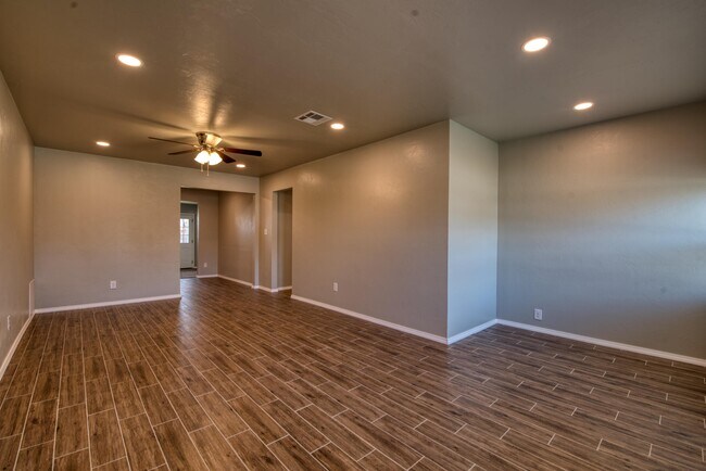Building Photo - 808 Butler St