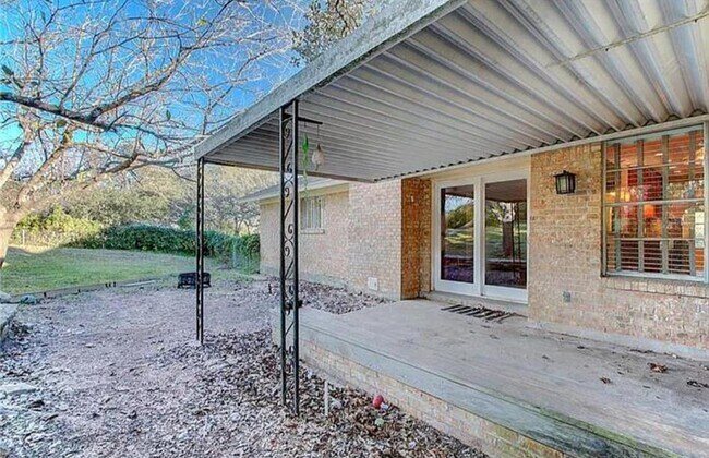 Building Photo - 7008 Grove Crest Dr