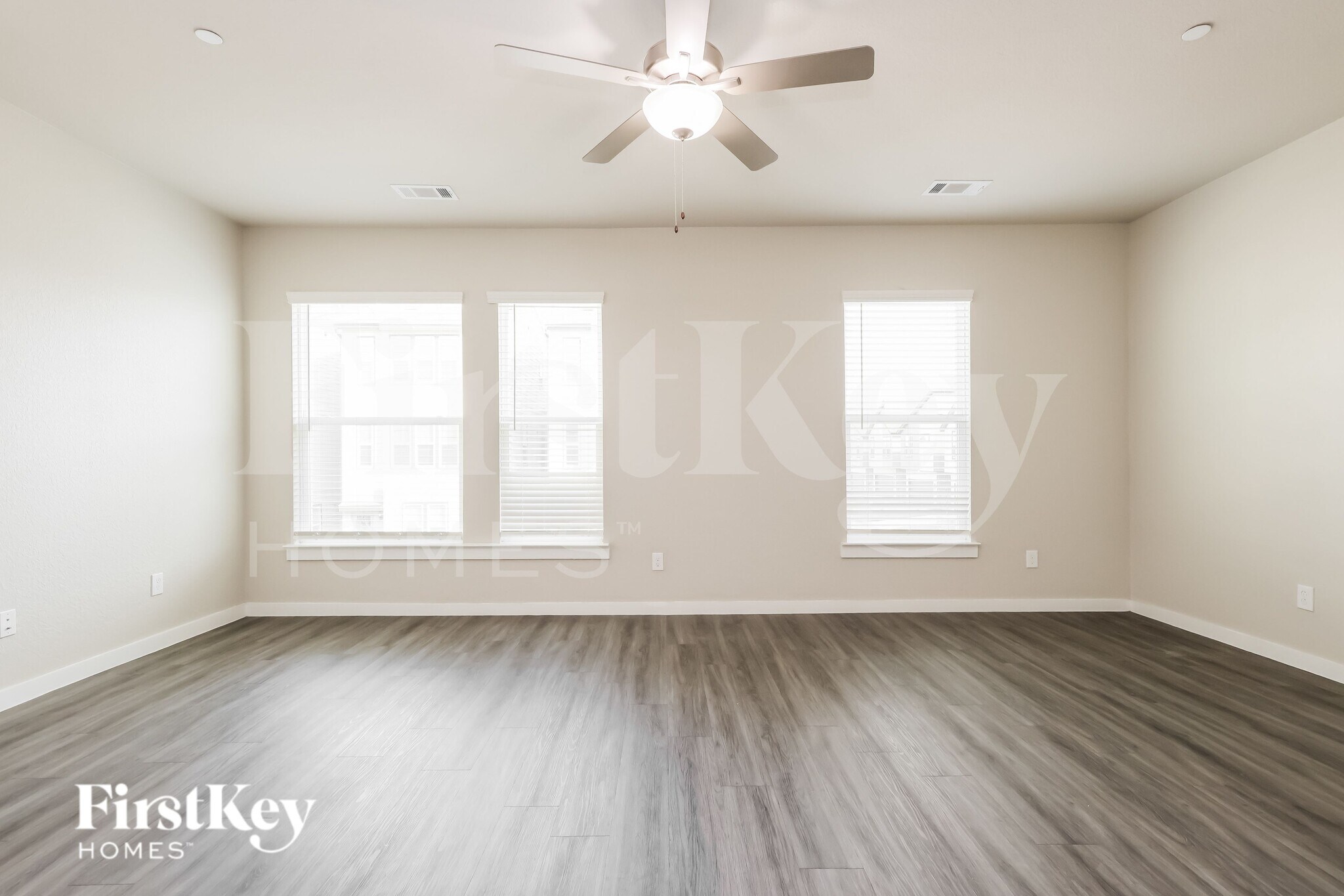 Building Photo - 18338 W Centro Cir