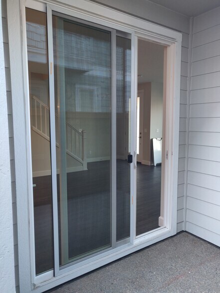 Side yard entrance - 3893 SE 81st Ave