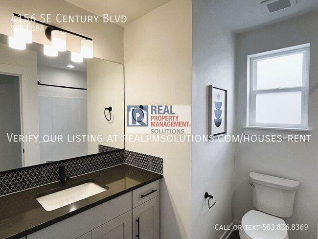 Building Photo - 4156 SE Century Blvd