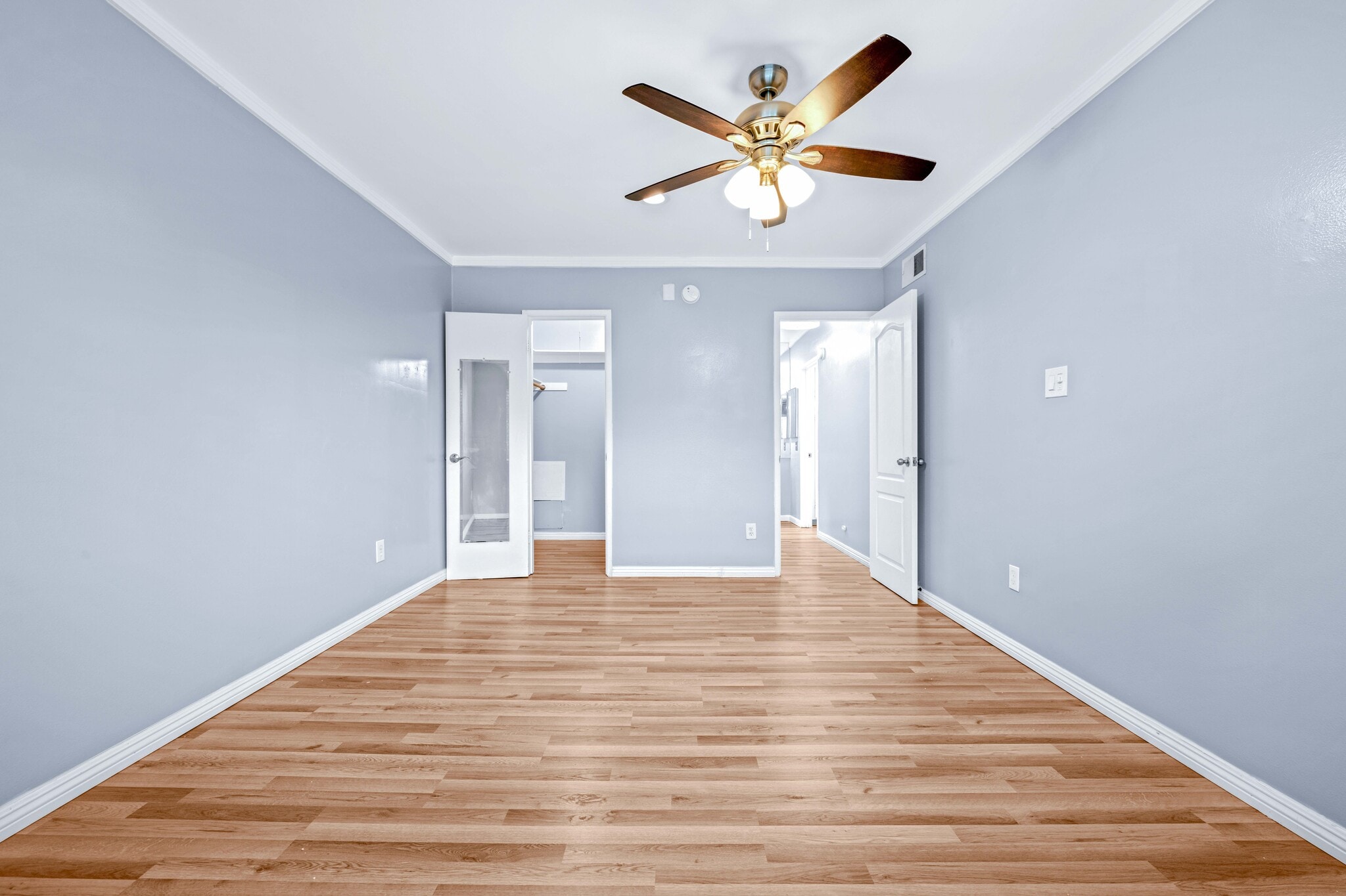 Closet in Master bedroom - 12801 Moorpark St