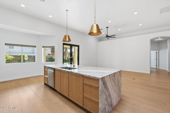 Building Photo - 11415 N 44th St