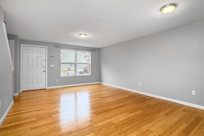 Building Photo - 3 Periwinkle Ln