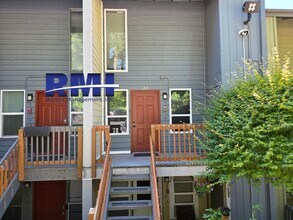 Building Photo - Updated Condo-with a Loft area!!  WATER/SEWER & TRASH INCLUDED!!!!!