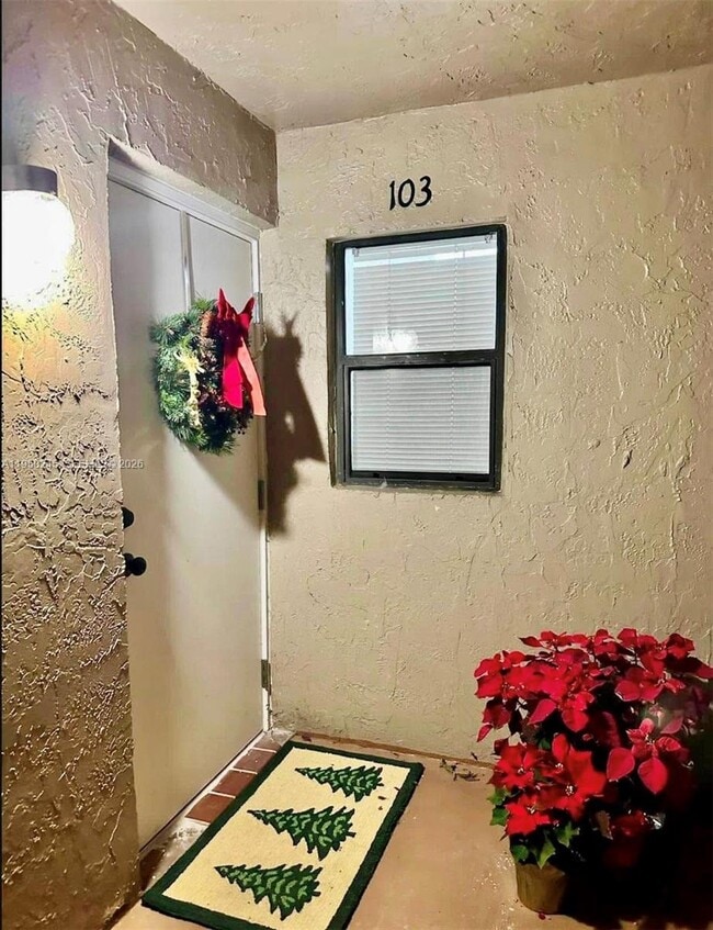 Building Photo - 9706 Hammocks Blvd