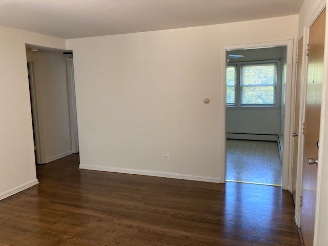 Living Room - 5454 N Artesian Ave