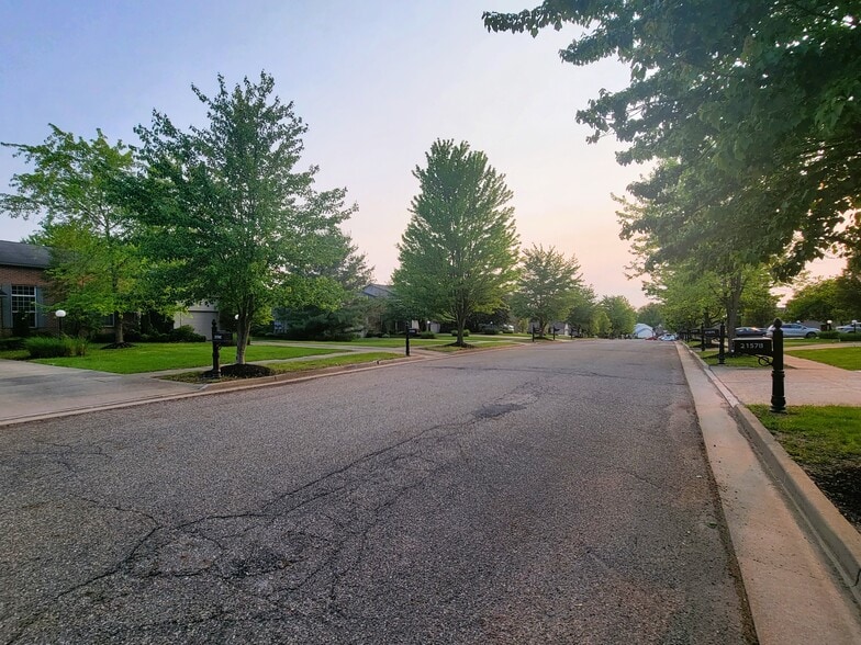 Building Photo - 2158 Kenyon St. N.E.