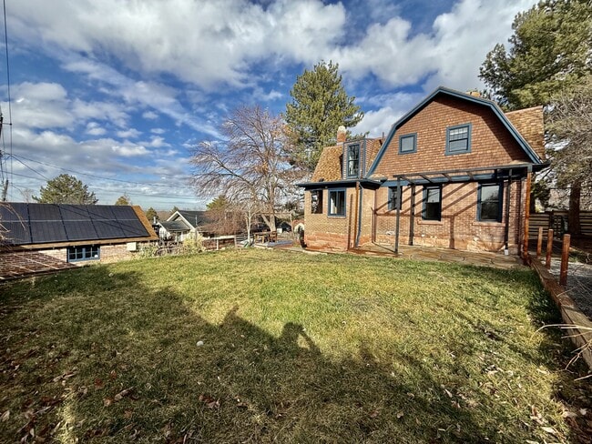 Building Photo - 1228 Bryan Ave