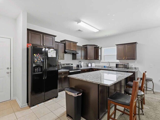 Building Photo - 118 Ceasar Pl