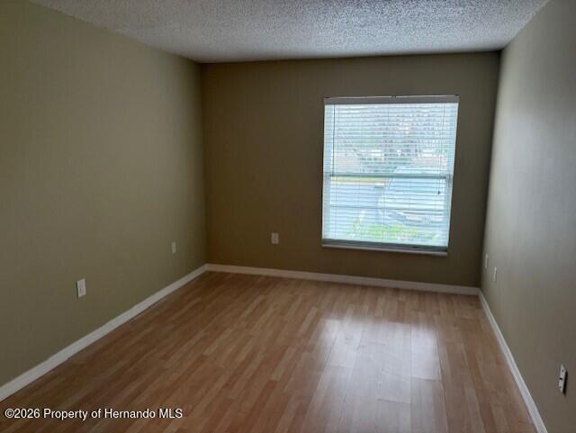 Building Photo - 6165 Chesham Dr