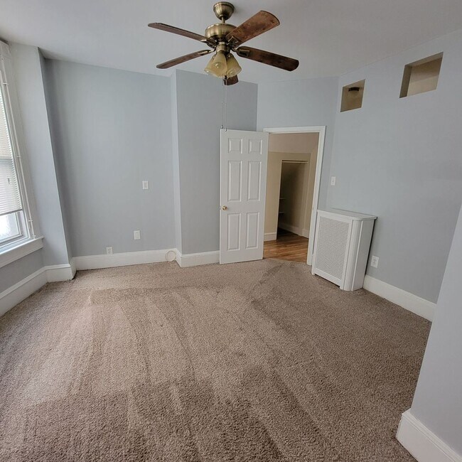 Building Photo - 7128 Boyer St