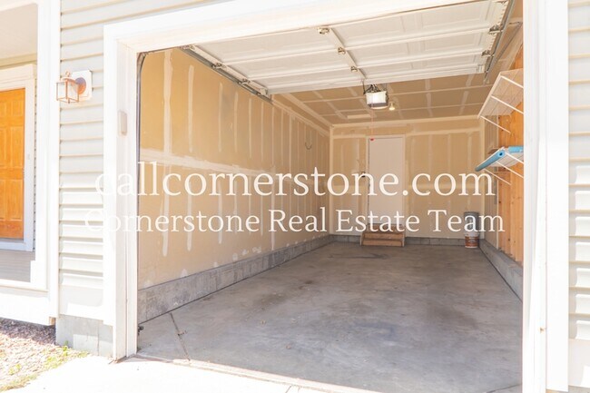 Building Photo - 6506 Summer Grace St