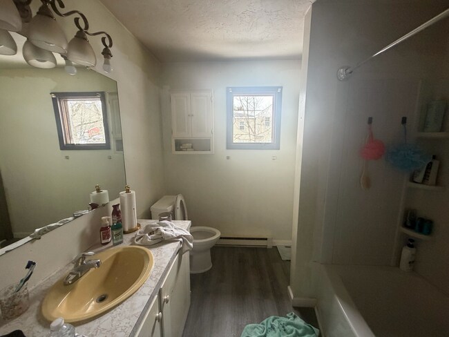 Building Photo - 21 Mechanics St